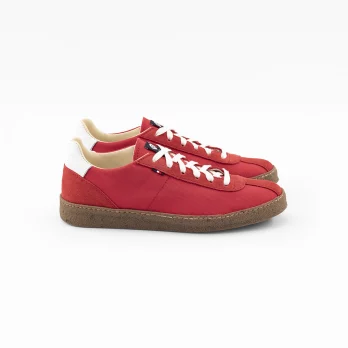 Baskets en croute de cuir rouge de la marque Ector