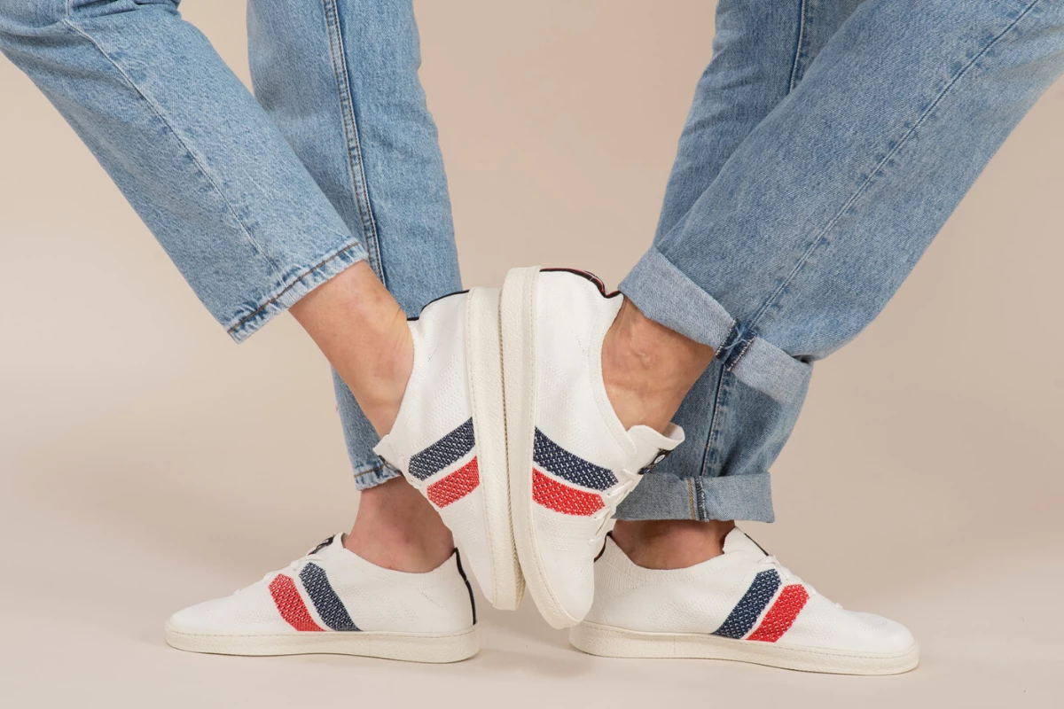 Chaussures bouteilles plastique recyclées bleu blanc rouge